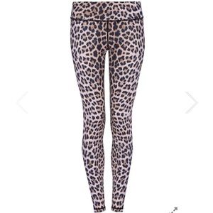 Yoga Leggs | Leopard print leggings
